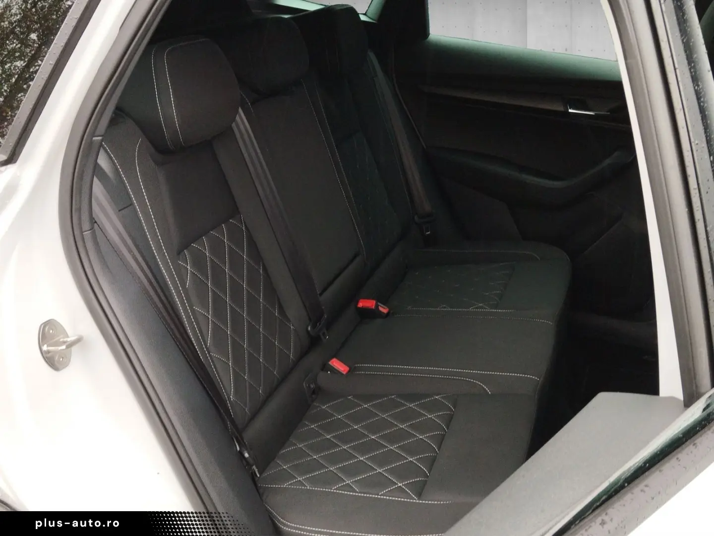 SKODA Karoq 2.0 TSI Sportline 4x4 DSG 4xSHZ ACC AHK LM