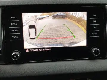 SKODA Karoq 2.0 TSI Sportline 4x4 DSG 4xSHZ ACC AHK LM