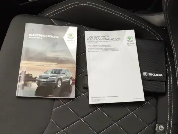 SKODA Karoq 2.0 TSI Sportline 4x4 DSG 4xSHZ ACC AHK LM