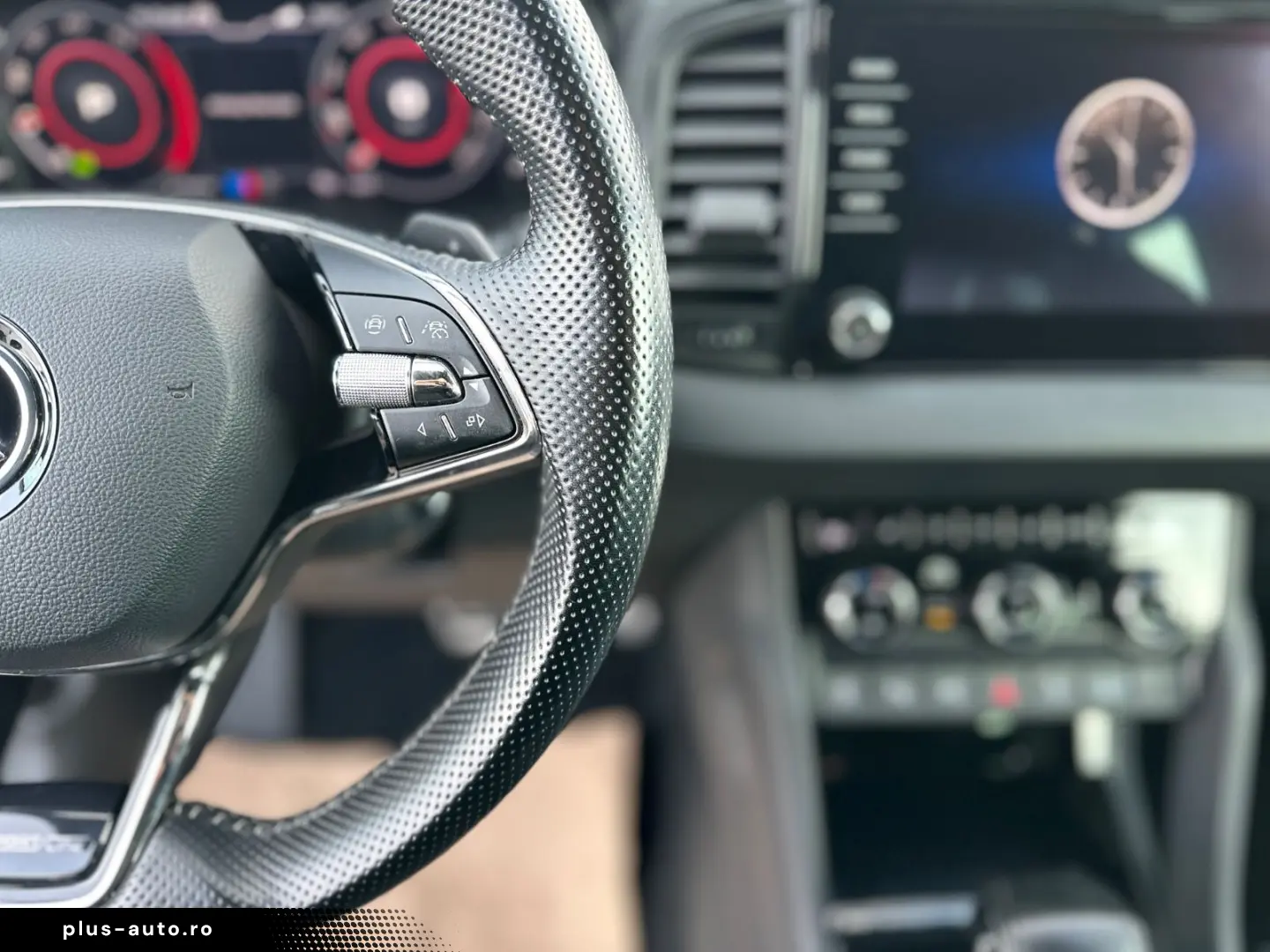 SKODA Karoq 2.0 TDI DSG 4x4 SPORTLINE 360 VIRTUAL AHK