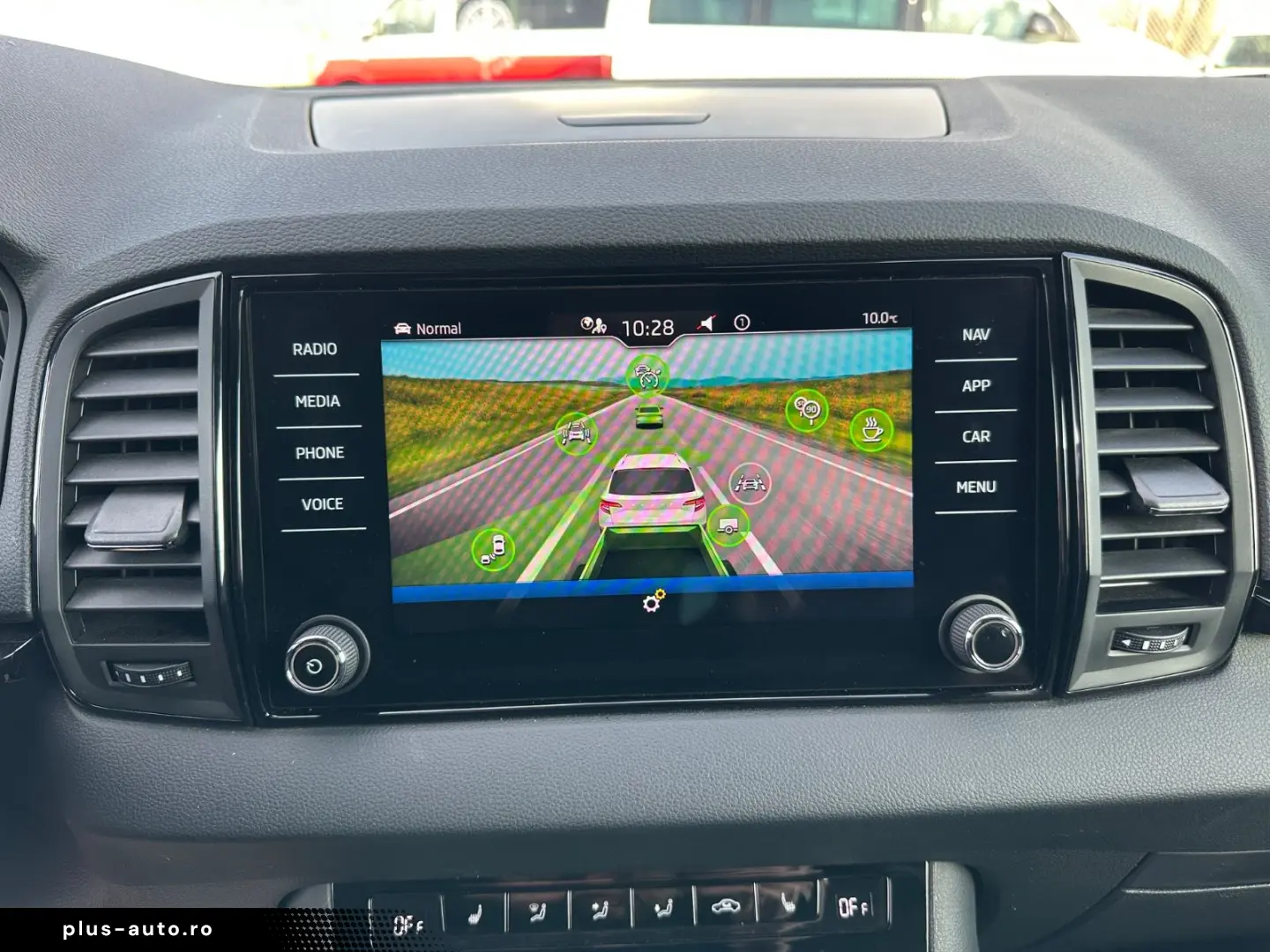 SKODA Karoq 2.0 TDI DSG 4x4 SPORTLINE 360 VIRTUAL AHK