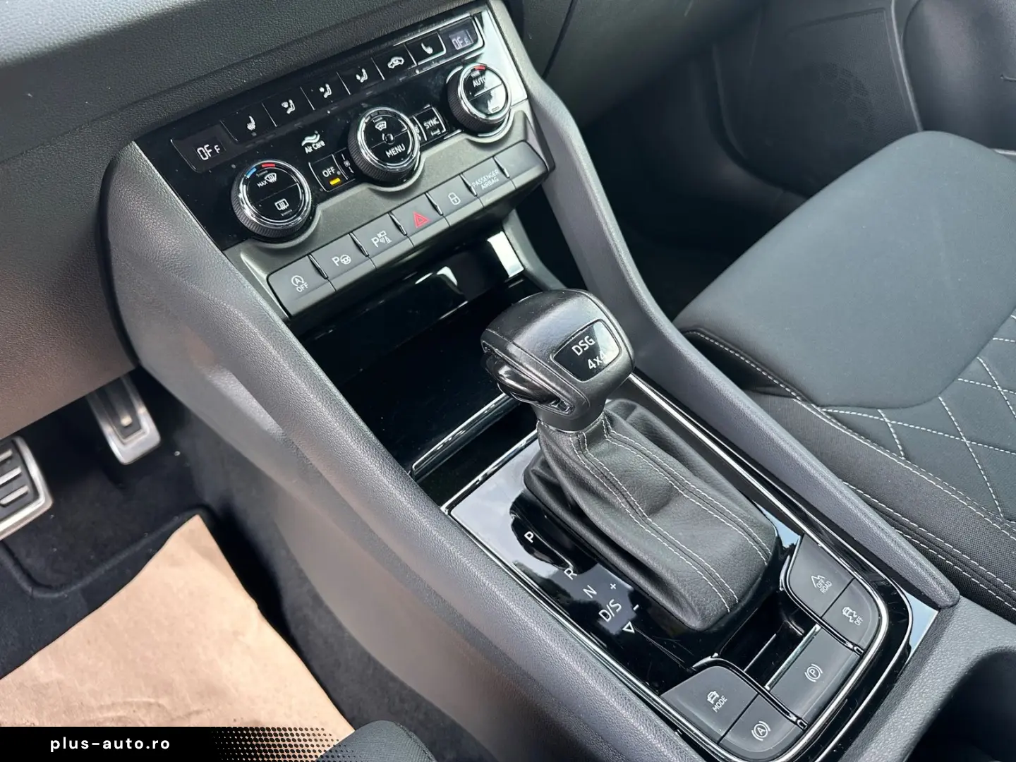 SKODA Karoq 2.0 TDI DSG 4x4 SPORTLINE 360 VIRTUAL AHK