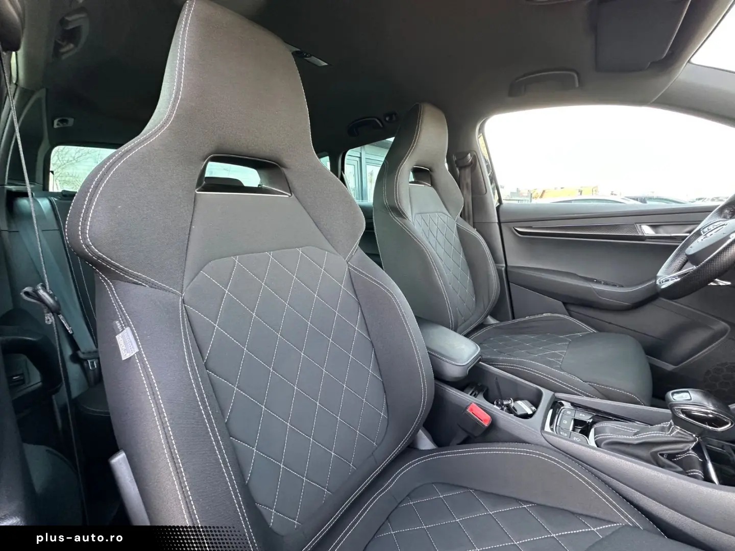 SKODA Karoq 2.0 TDI DSG 4x4 SPORTLINE 360 VIRTUAL AHK