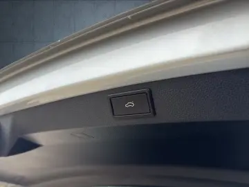 SKODA Karoq 2.0 TDI DSG Style 4x4 NAVI KAMERA ACC LED