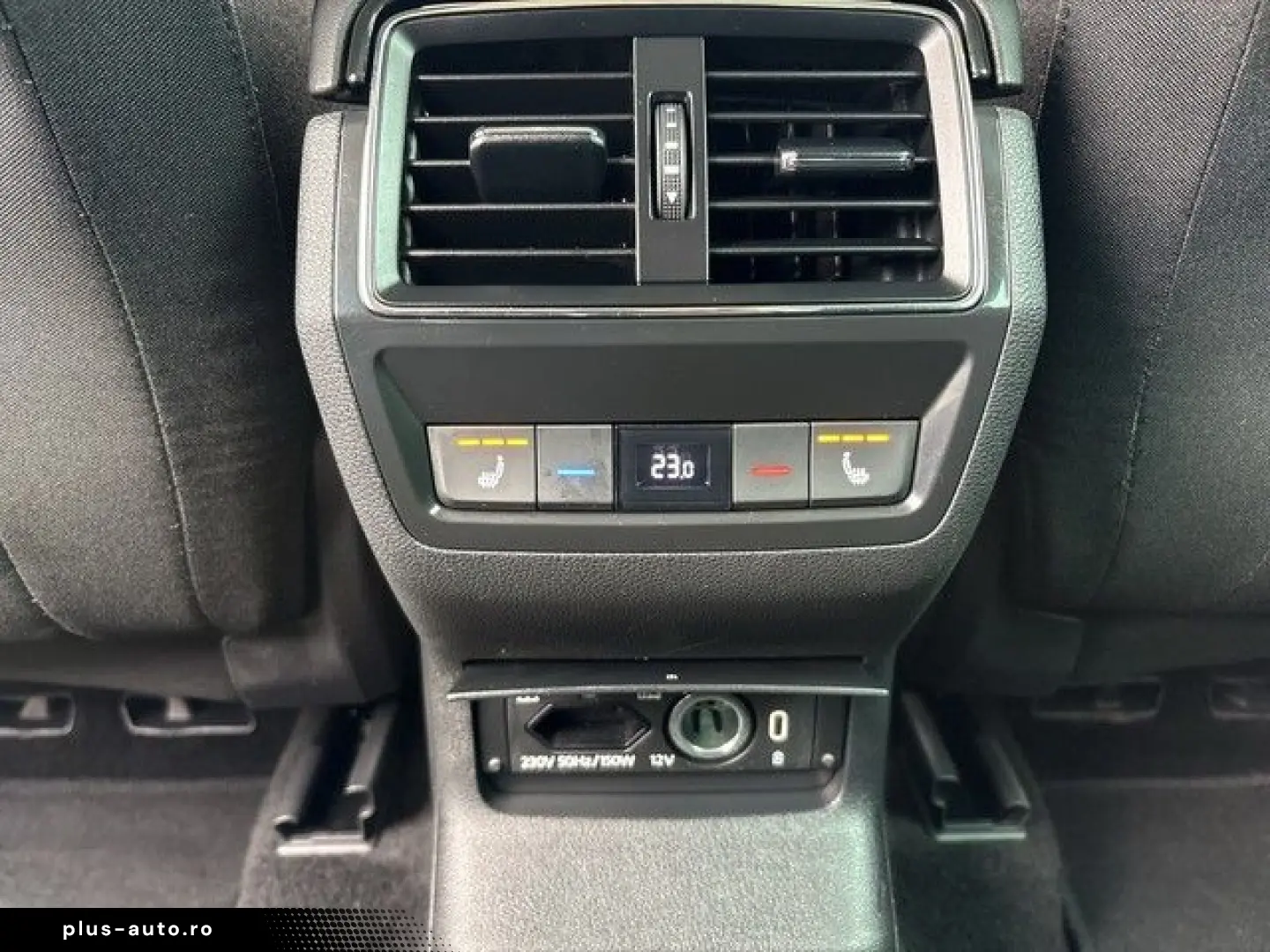 SKODA Karoq 2.0 TDI DSG Style 4x4 NAVI KAMERA ACC LED