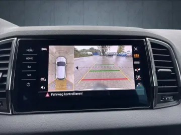SKODA Karoq 2.0 TDI DSG Style 4x4 NAVI KAMERA ACC LED