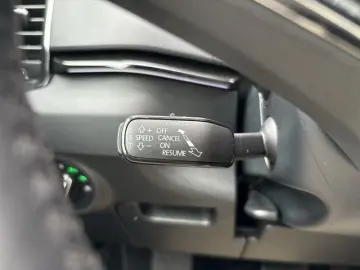 SKODA Karoq 2.0 TDI DSG Style 4x4 NAVI KAMERA ACC LED