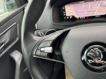 SKODA Karoq 2.0 TDI DSG Style 4x4 NAVI KAMERA ACC LED