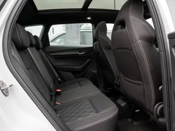 SKODA Karoq 2.0 TDI Sportline 4x4 AHK NAVI ACC DCC KAM