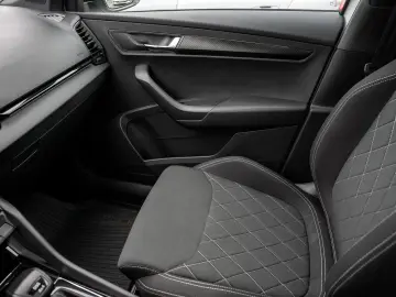 SKODA Karoq 2.0 TDI Sportline 4x4 AHK NAVI ACC DCC KAM