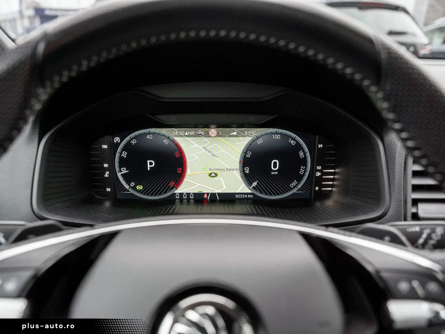 SKODA Karoq 2.0 TDI Sportline 4x4 AHK NAVI ACC DCC KAM