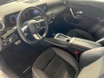 MERCEDES-BENZ CLA 200 AMG