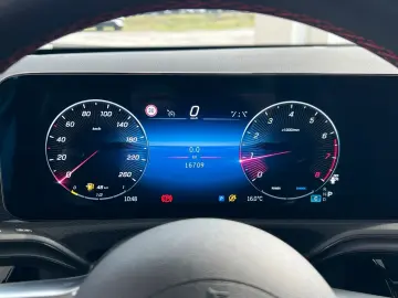 MERCEDES-BENZ CLA 200 AMG