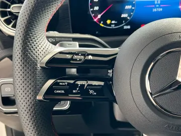 MERCEDES-BENZ CLA 200 AMG