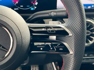 MERCEDES-BENZ CLA 200 AMG