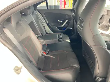 MERCEDES-BENZ CLA 200 AMG