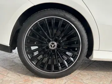 MERCEDES-BENZ CLA 200 AMG