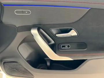 MERCEDES-BENZ CLA 200 AMG