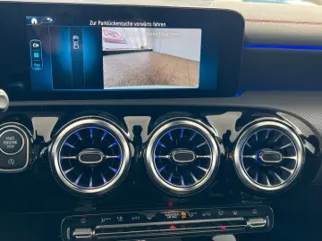 MERCEDES-BENZ CLA 200 AMG