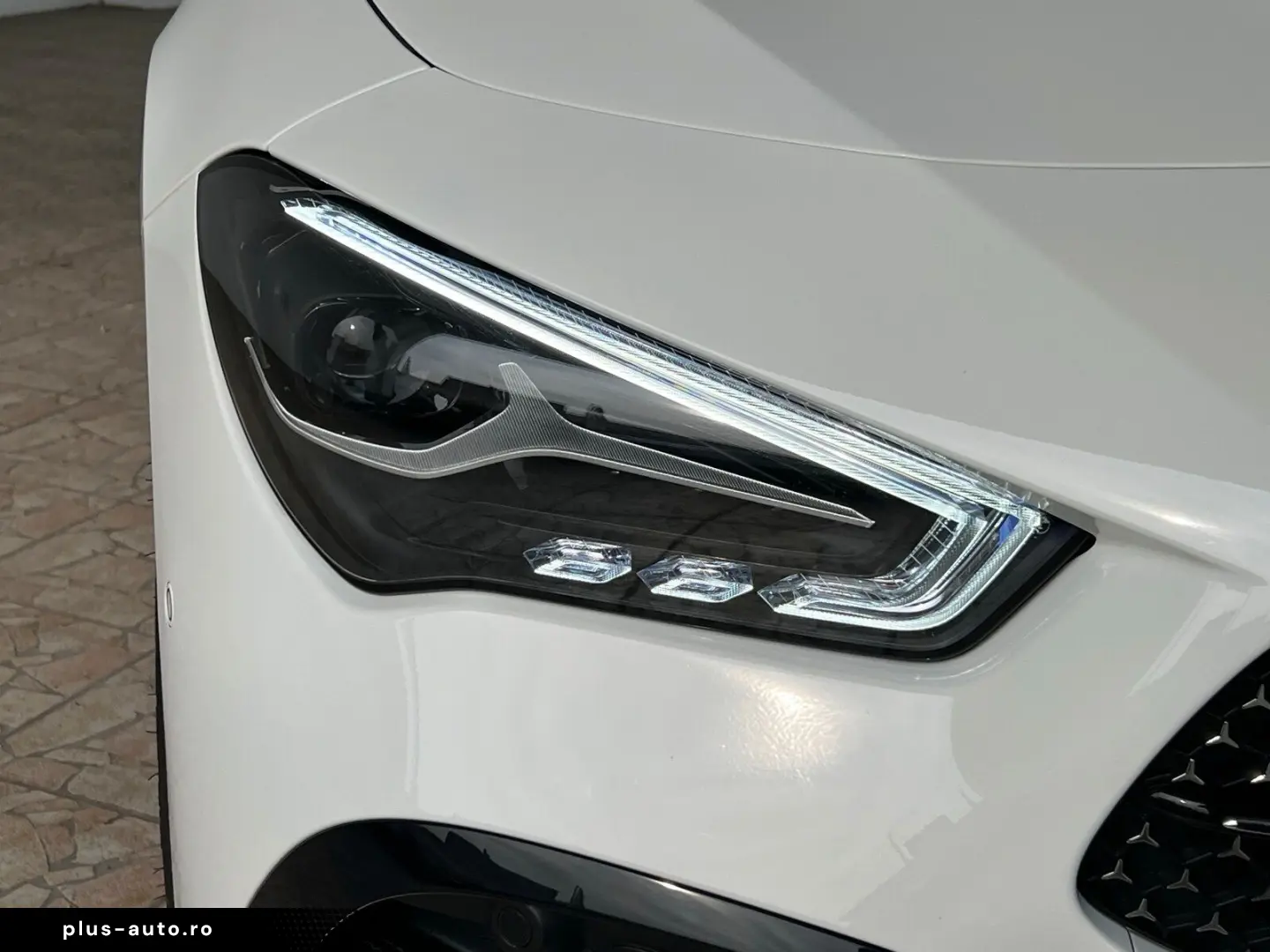 MERCEDES-BENZ CLA 200 AMG