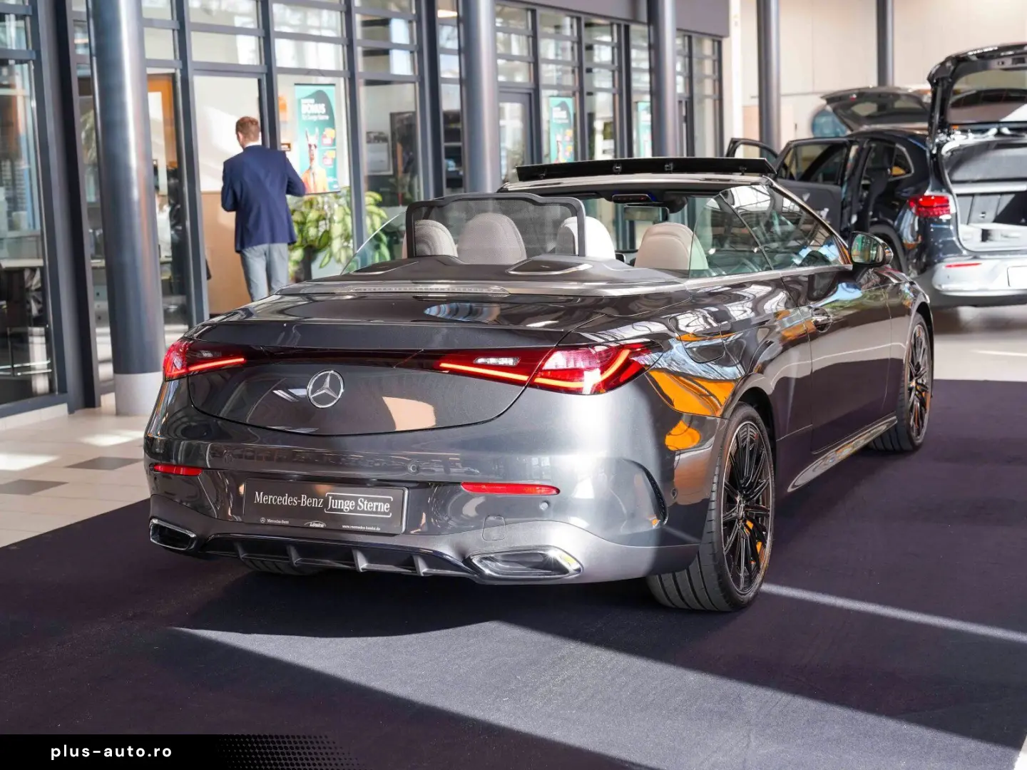 MERCEDES-BENZ CLE 220 d Cabrio AMG Line Night macchi&hellip;