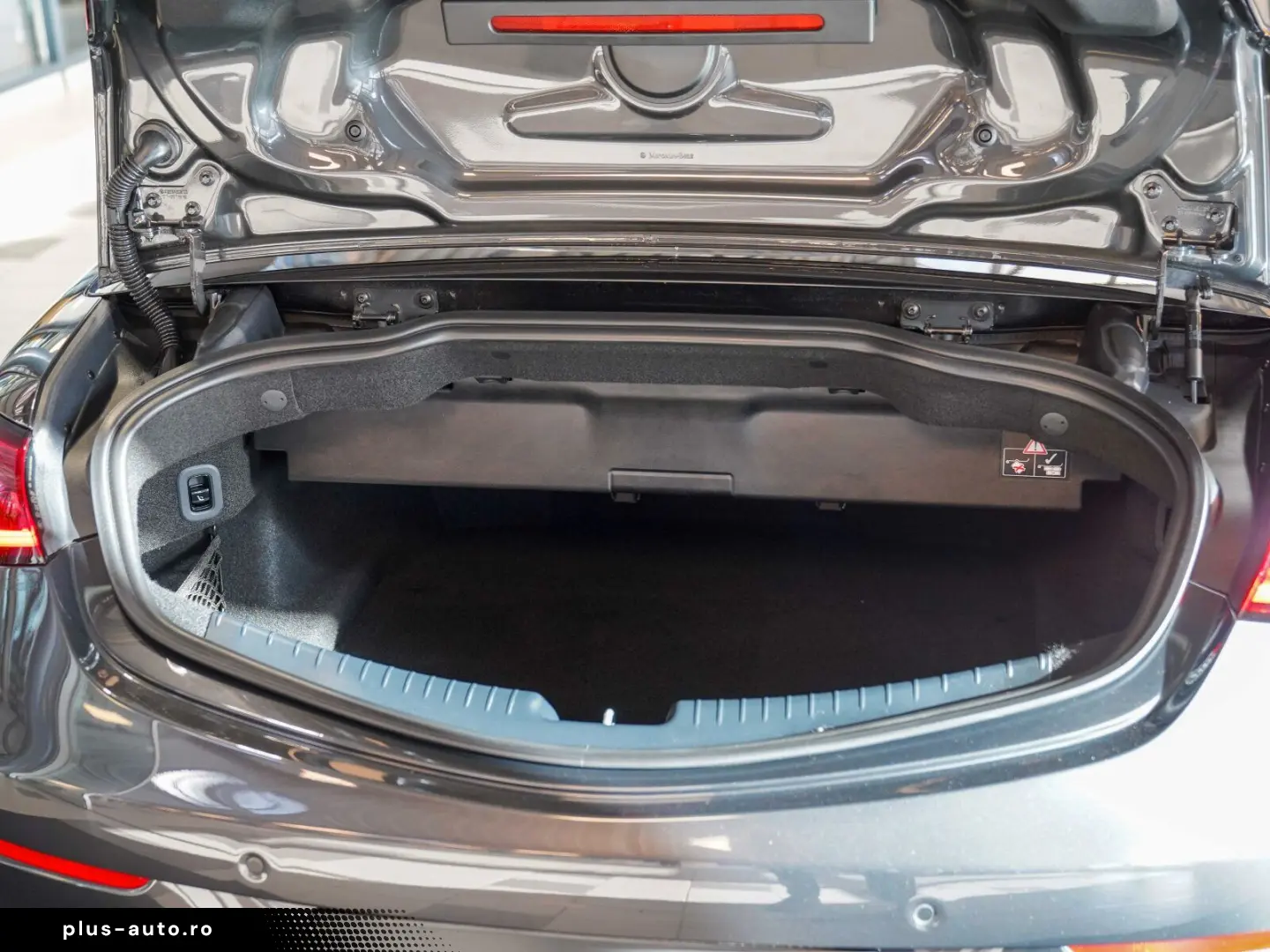 MERCEDES-BENZ CLE 220 d Cabrio AMG Line Night macchi&hellip;