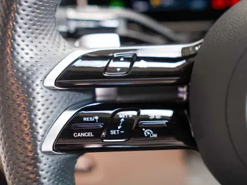 MERCEDES-BENZ CLE 220 d Cabrio AMG Line Night macchi&hellip;