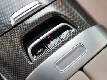 MERCEDES-BENZ CLE 220 d Cabrio AMG Line Night macchi&hellip;