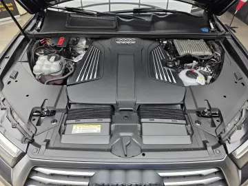 Audi Q7 3.0TDI   E-tron Plug In Hybrid   S-Line