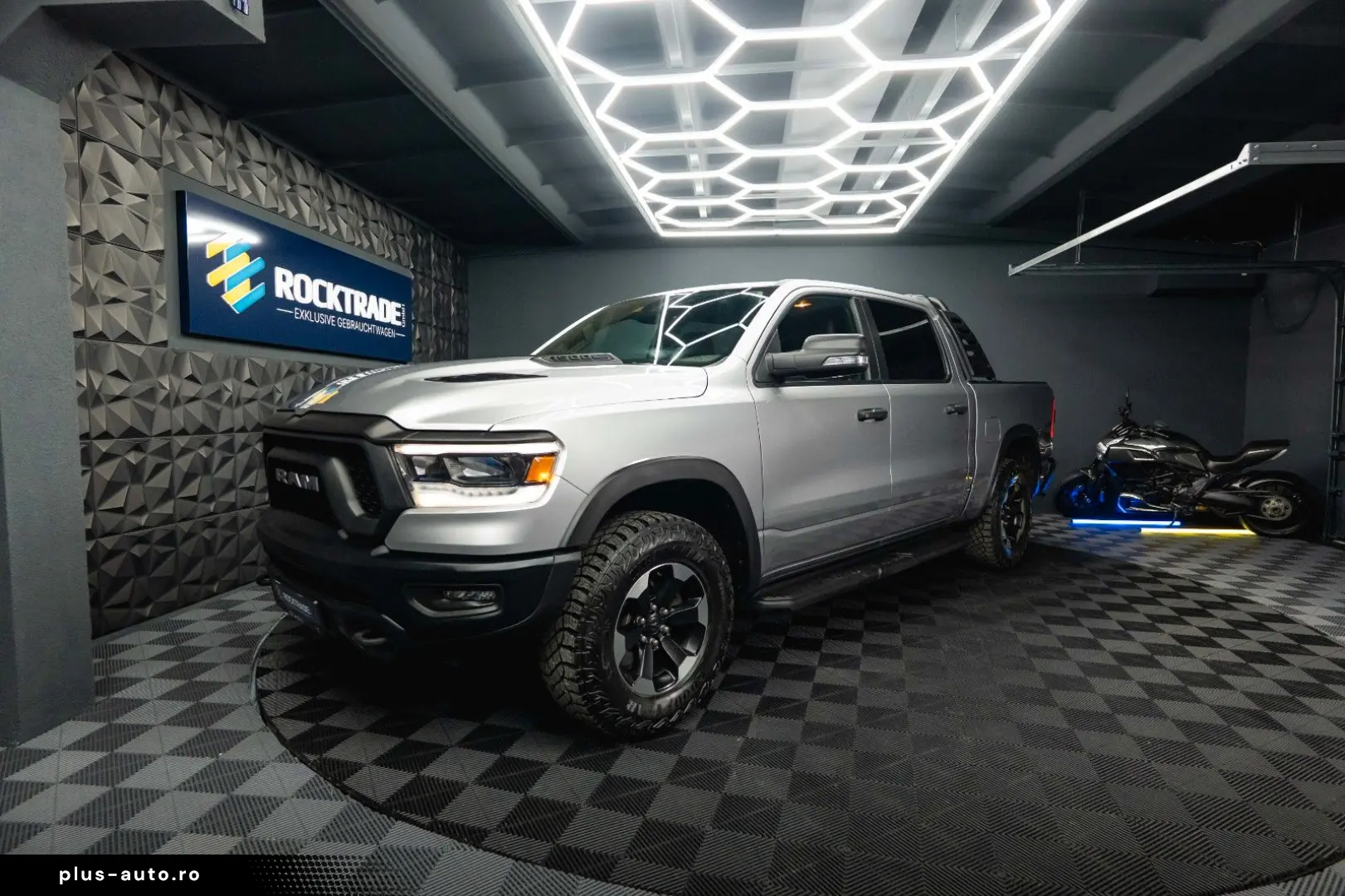 DODGE RAM 5.7 V8 HEMI 4x4