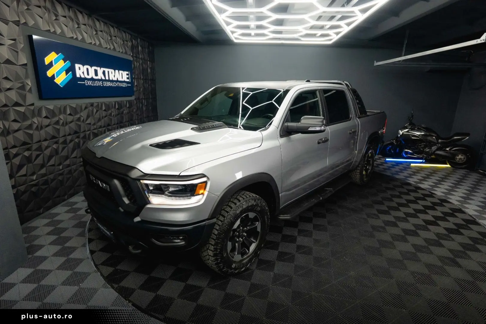 DODGE RAM 5.7 V8 HEMI 4x4