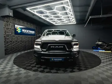 DODGE RAM 5.7 V8 HEMI 4x4
