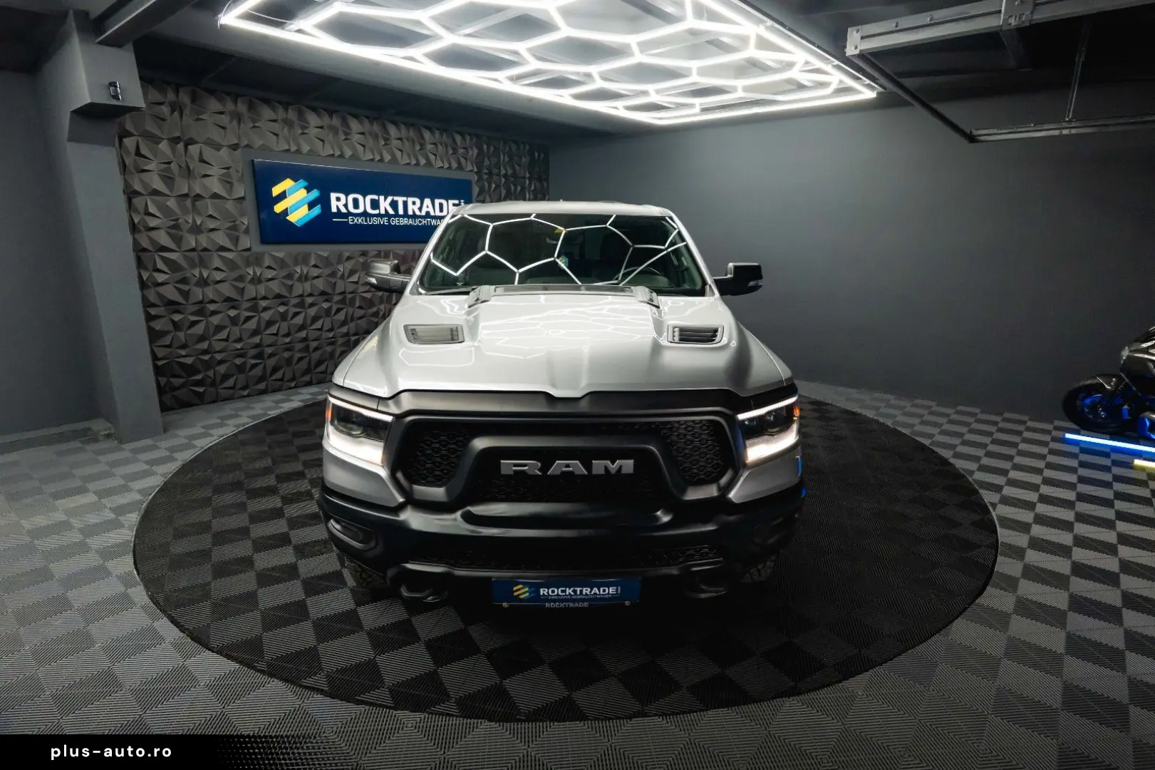 DODGE RAM 5.7 V8 HEMI 4x4