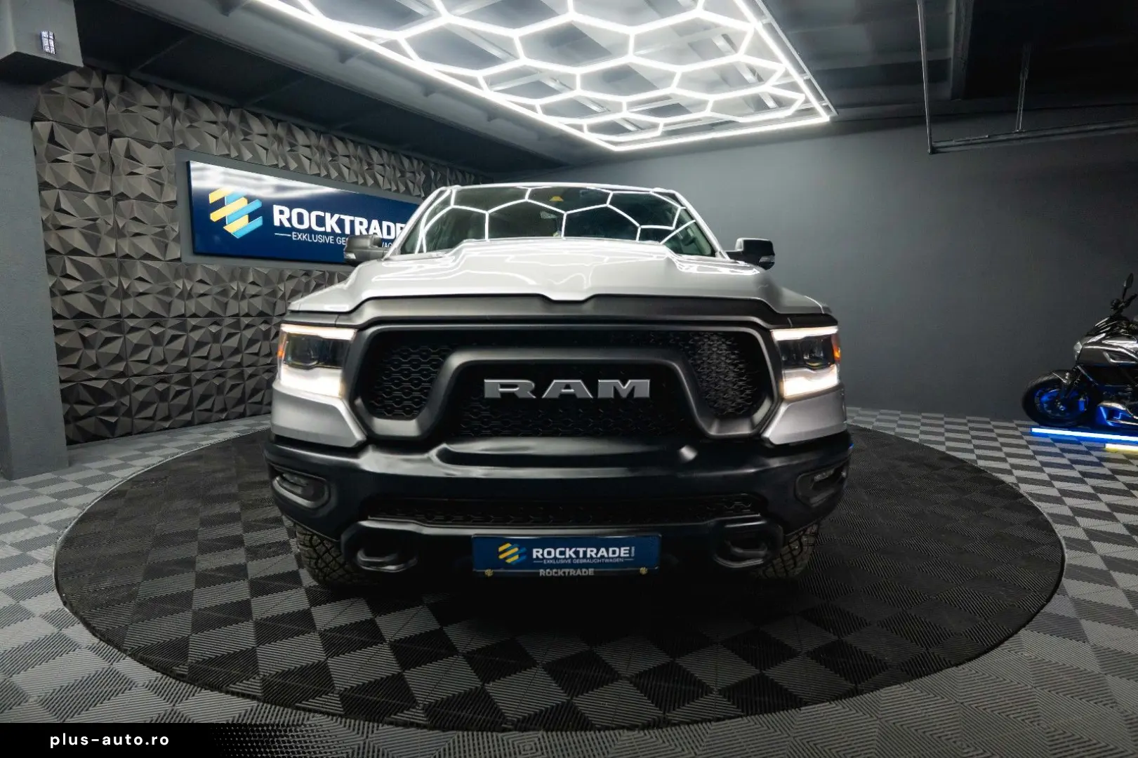 DODGE RAM 5.7 V8 HEMI 4x4