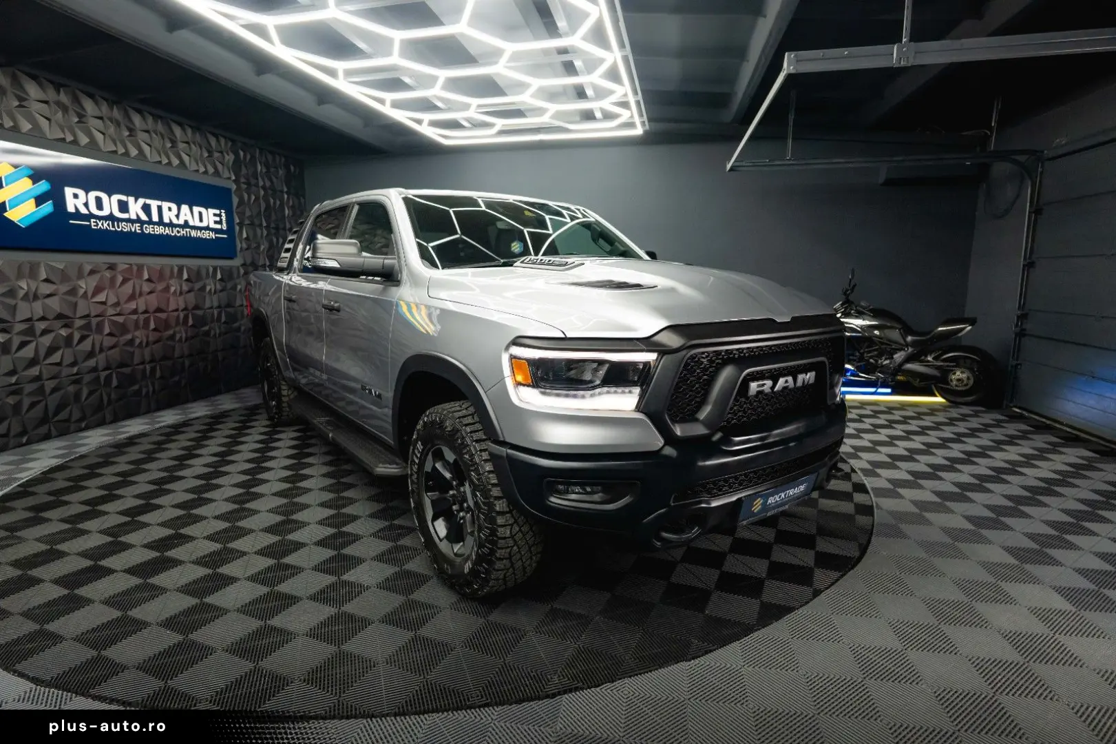 DODGE RAM 5.7 V8 HEMI 4x4