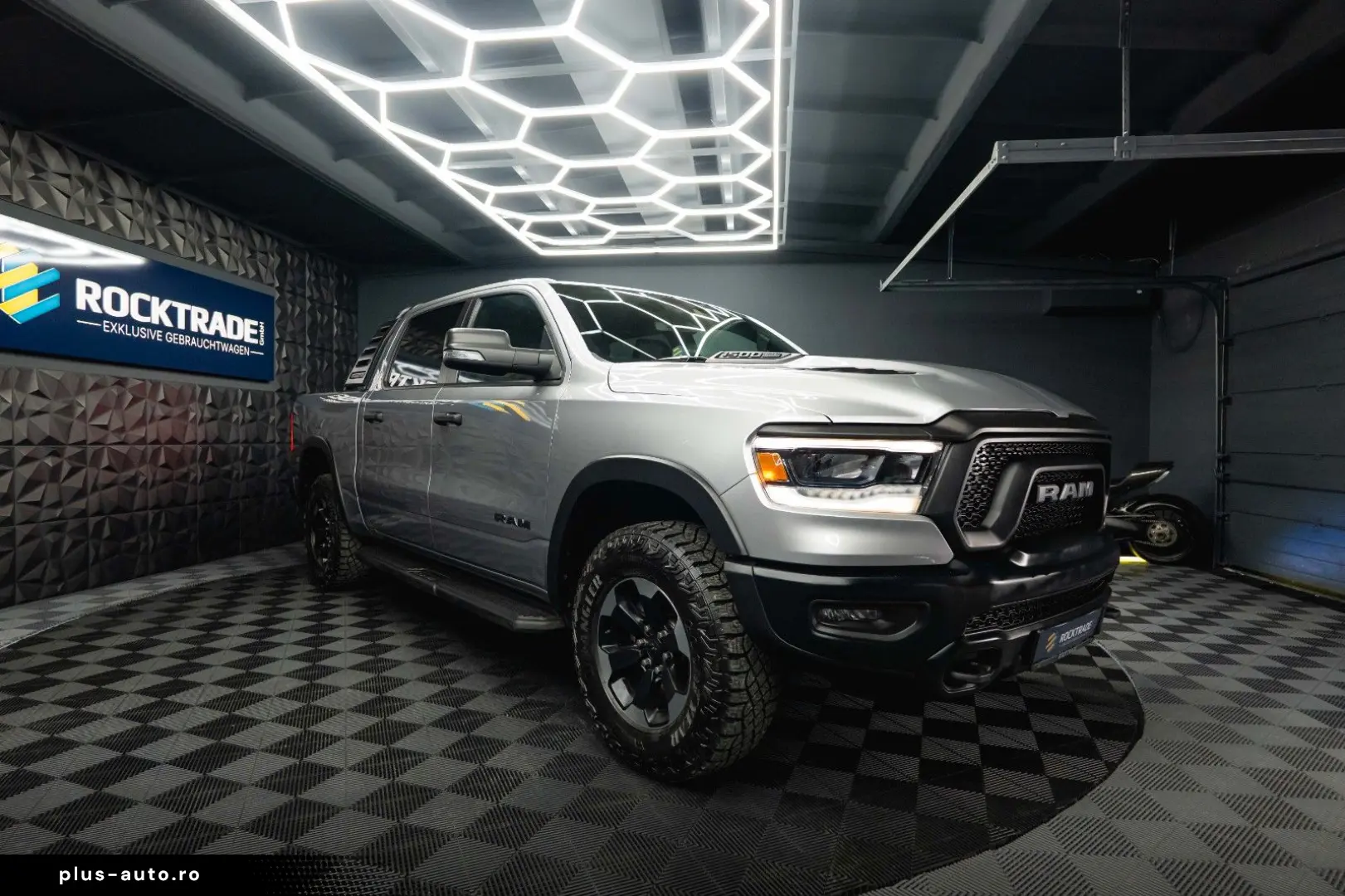 DODGE RAM 5.7 V8 HEMI 4x4