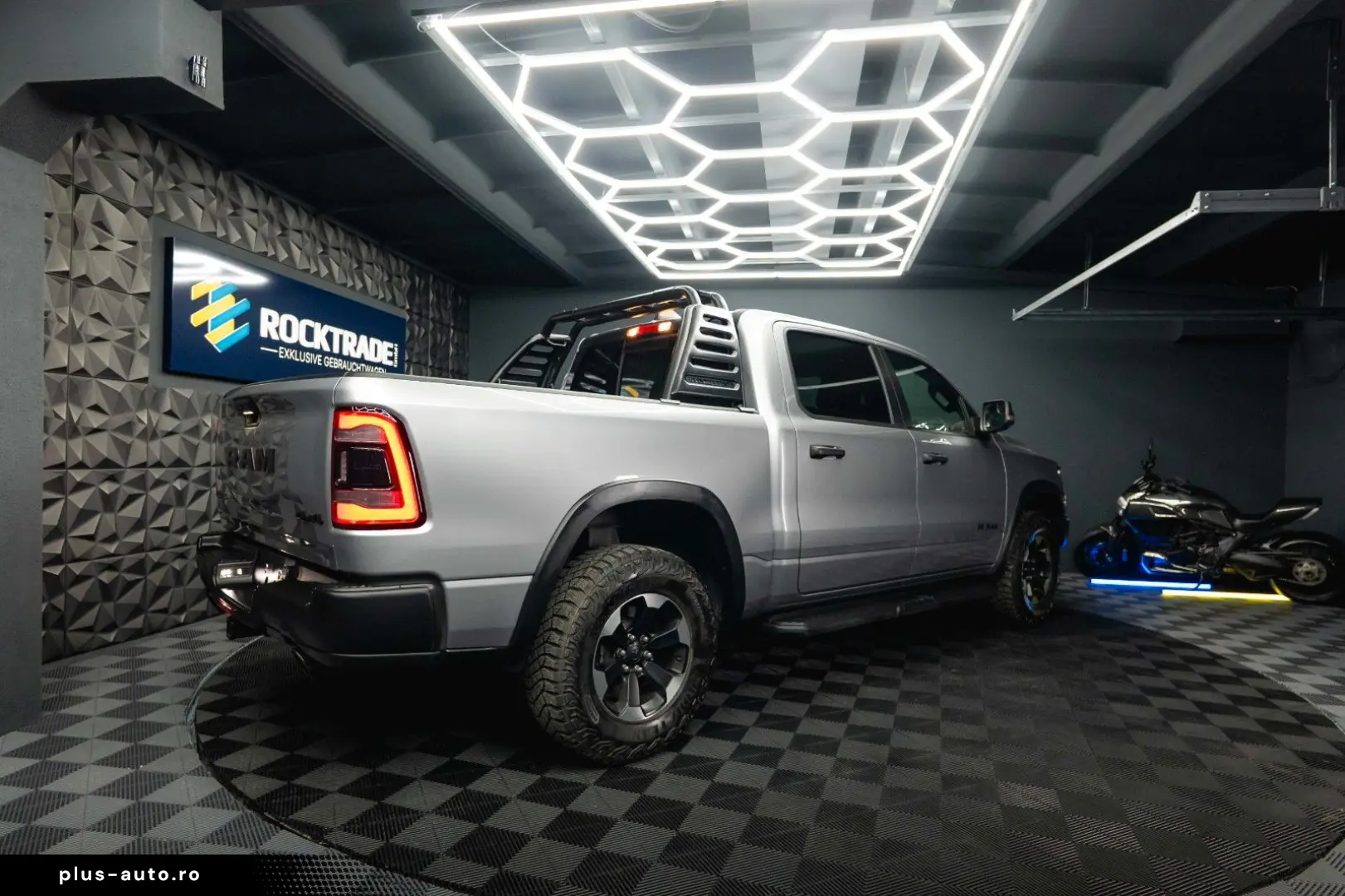 DODGE RAM 5.7 V8 HEMI 4x4