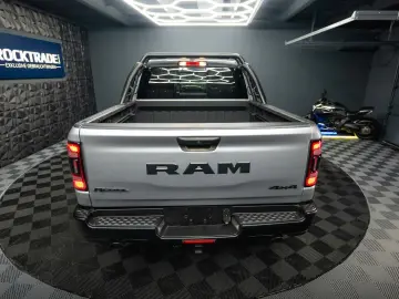 DODGE RAM 5.7 V8 HEMI 4x4