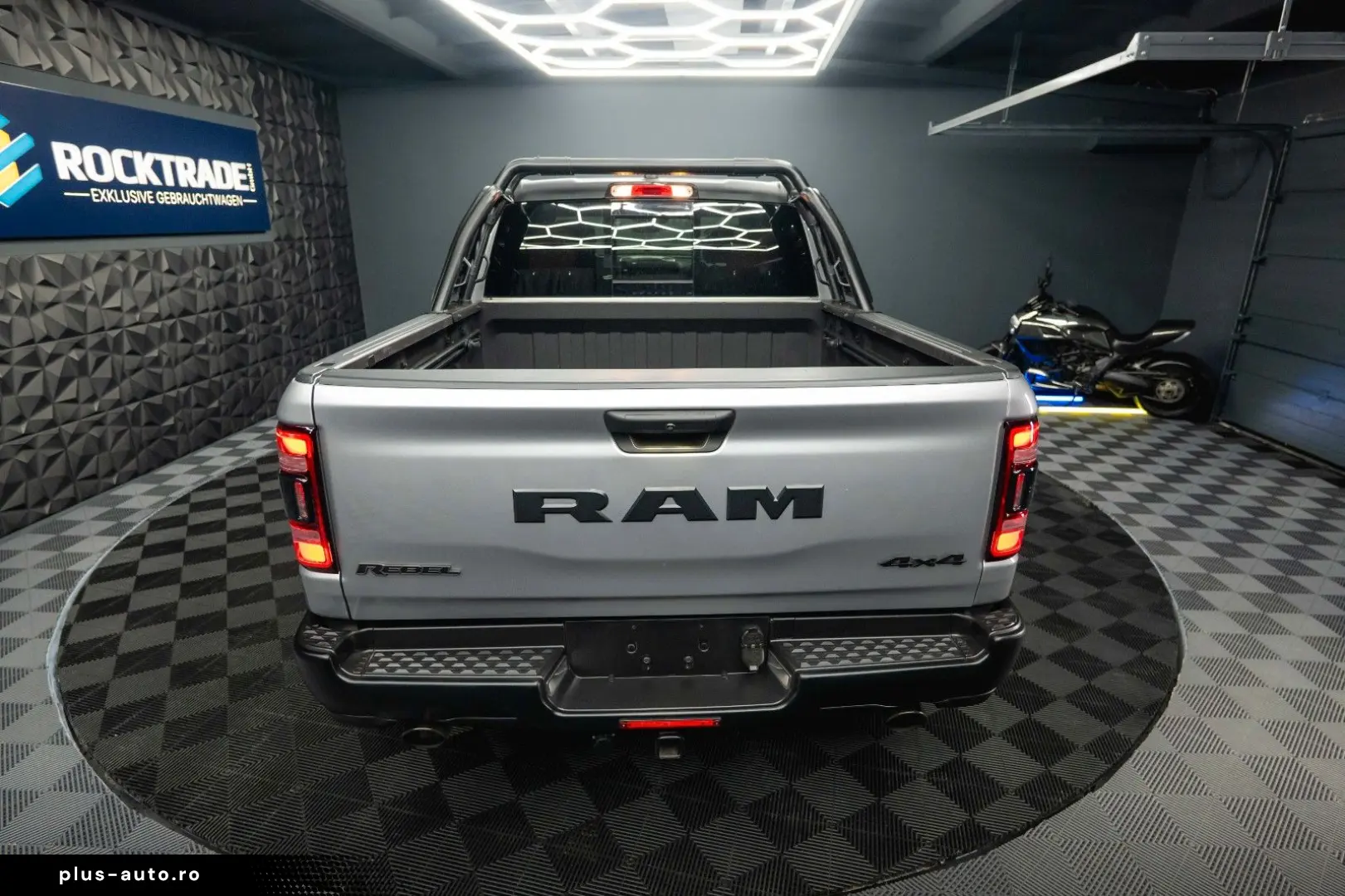 DODGE RAM 5.7 V8 HEMI 4x4