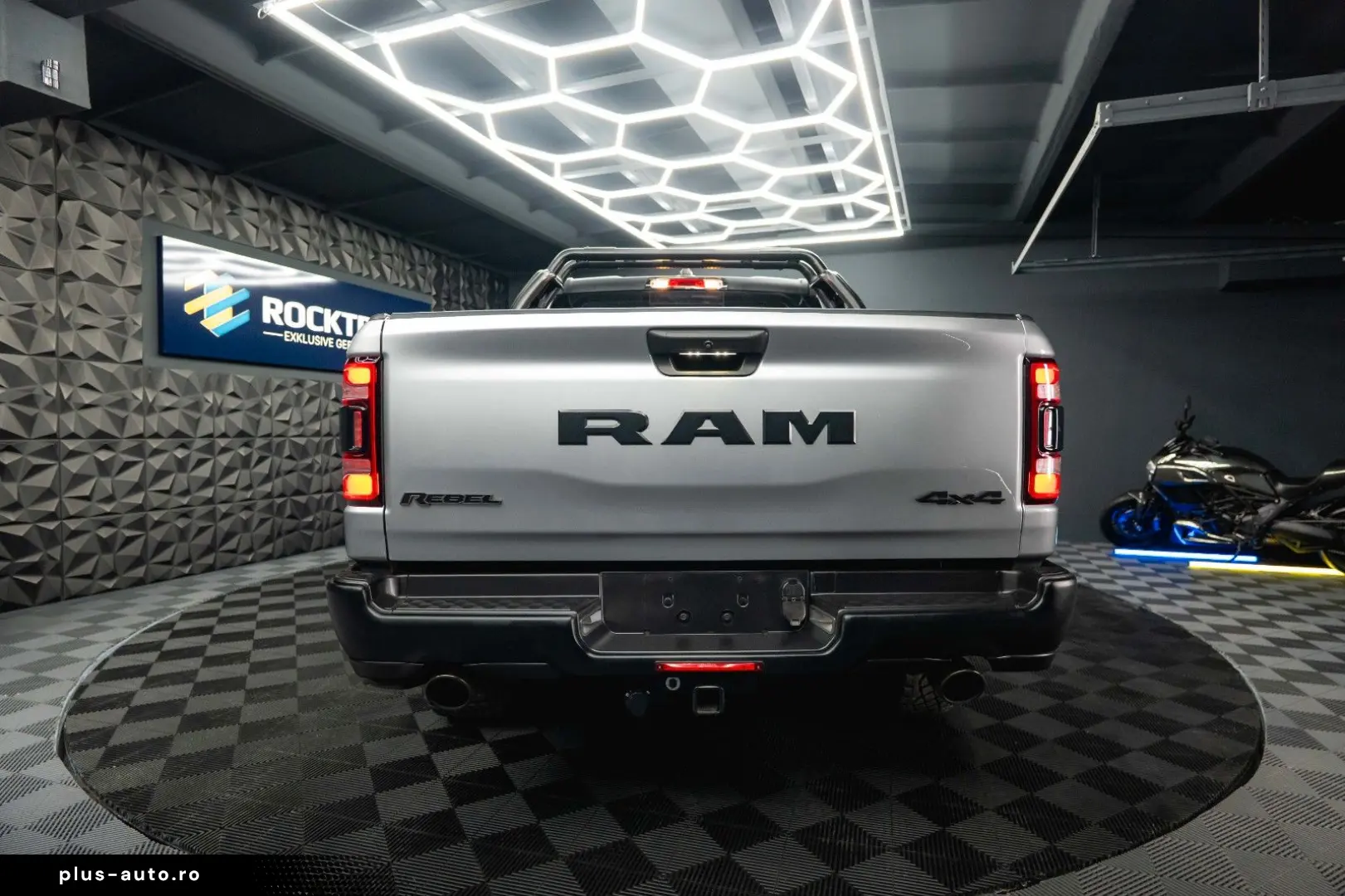 DODGE RAM 5.7 V8 HEMI 4x4