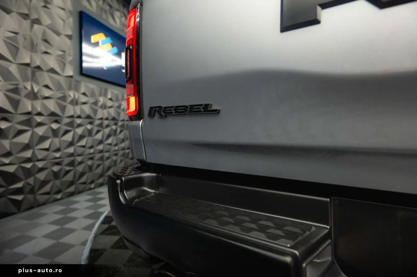 DODGE RAM 5.7 V8 HEMI 4x4