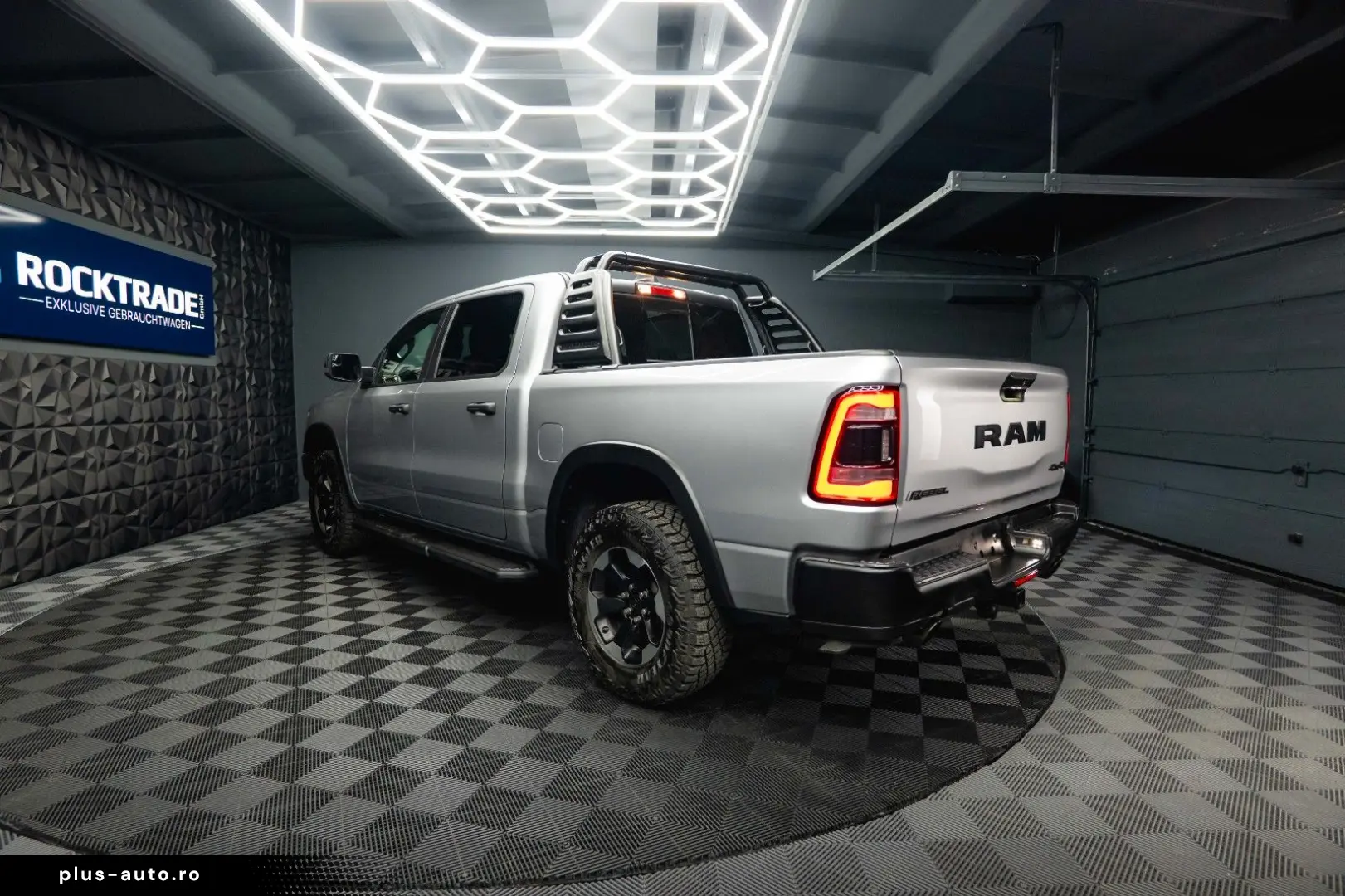 DODGE RAM 5.7 V8 HEMI 4x4