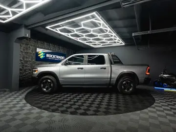 DODGE RAM 5.7 V8 HEMI 4x4