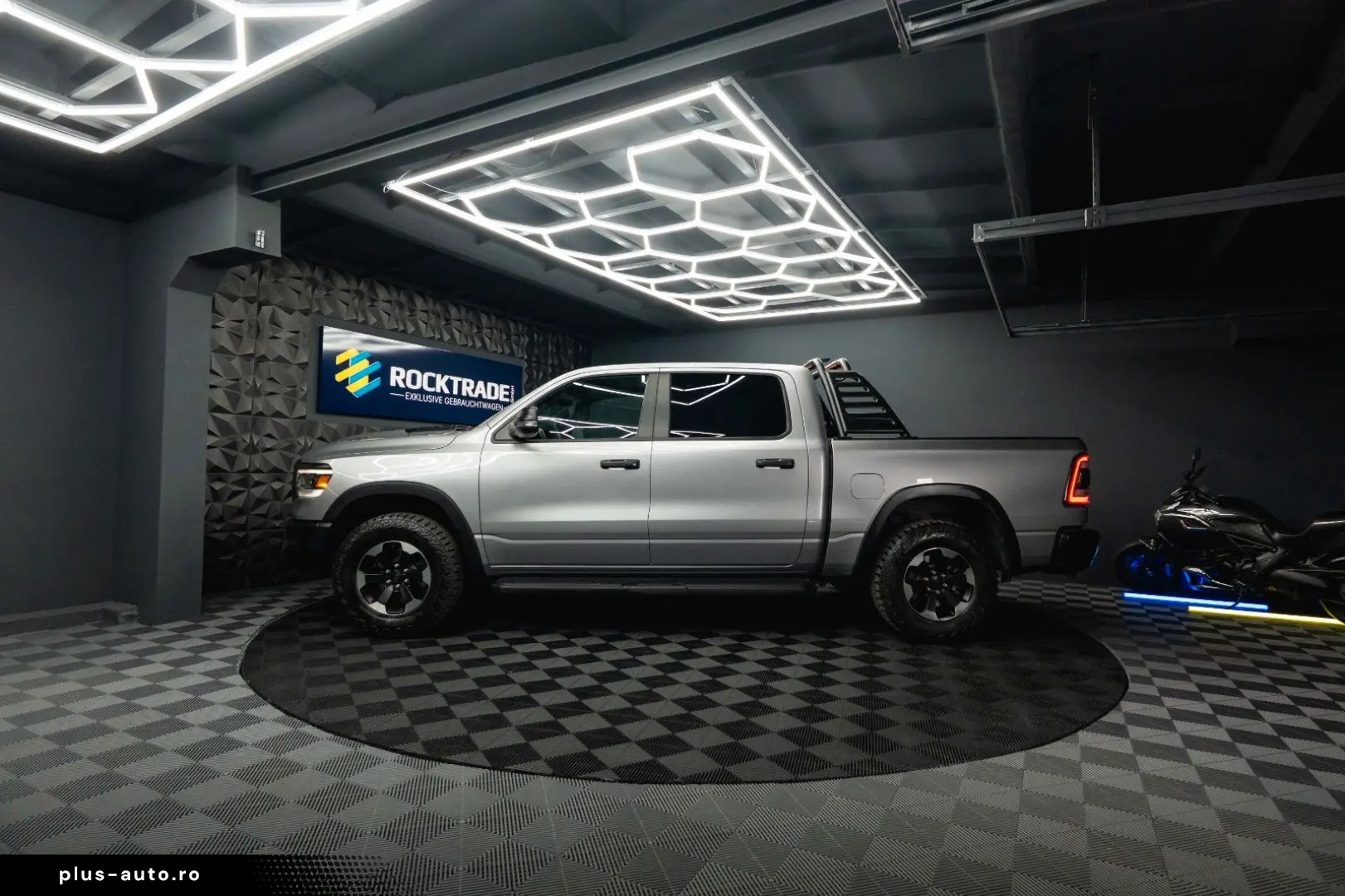 DODGE RAM 5.7 V8 HEMI 4x4