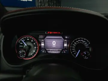 DODGE RAM 5.7 V8 HEMI 4x4