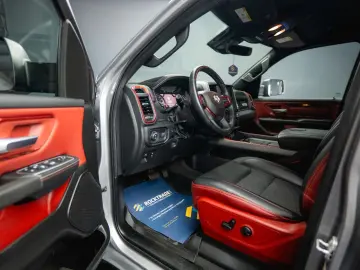 DODGE RAM 5.7 V8 HEMI 4x4