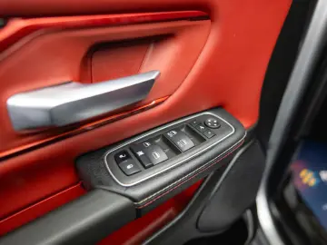 DODGE RAM 5.7 V8 HEMI 4x4