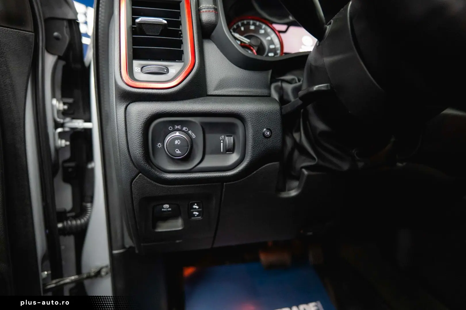 DODGE RAM 5.7 V8 HEMI 4x4