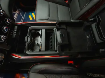 DODGE RAM 5.7 V8 HEMI 4x4