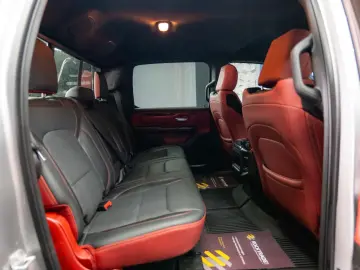 DODGE RAM 5.7 V8 HEMI 4x4